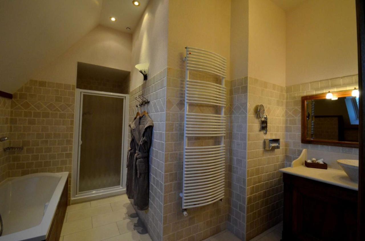 Hotel Le Manoir De Mathan Crepon A La Campagne 5 Mn D'Arromanches Et 10 Mn De Bayeux Zewnętrze zdjęcie