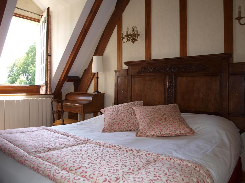 Hotel Le Manoir De Mathan Crepon A La Campagne 5 Mn D'Arromanches Et 10 Mn De Bayeux Pokój zdjęcie